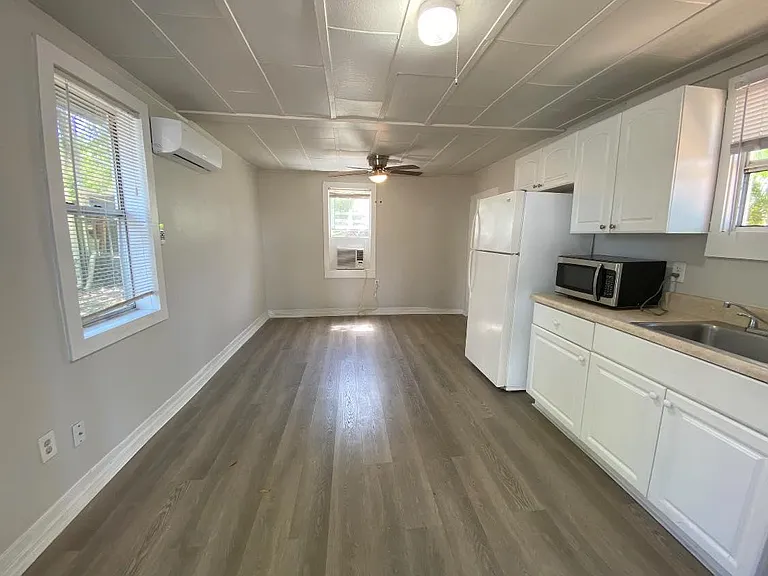 220 N Beaumont Ave #4 — Photo 6