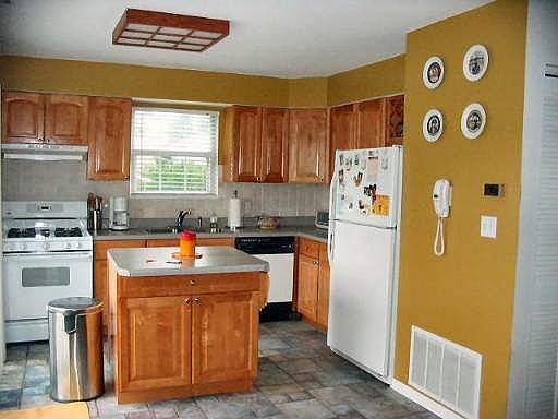 Kitchen with Island