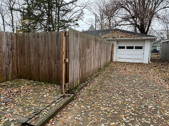 2nd image of 4414 Kingsley Dr
