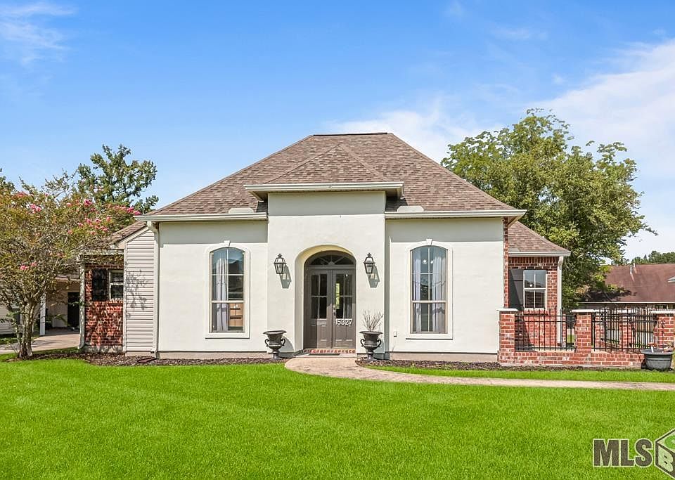 1st image of 15327 Stone Hedge Dr