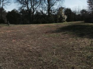 2132 Cherokee Dr, Maryville, TN 37801