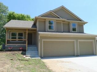 301 S Peach Tree Ave, Lone Jack, MO 64070