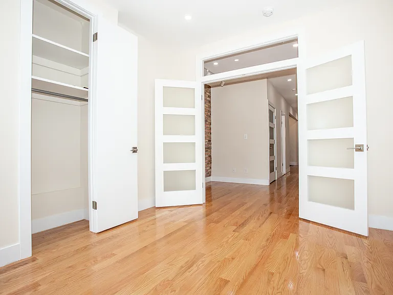 67 Diamond St #2R — Photo 14