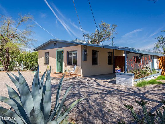 3rd image of 3749 E Monte Vista Dr