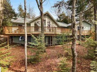 719 Wooden Gate Dr, Kewadin, MI 49648