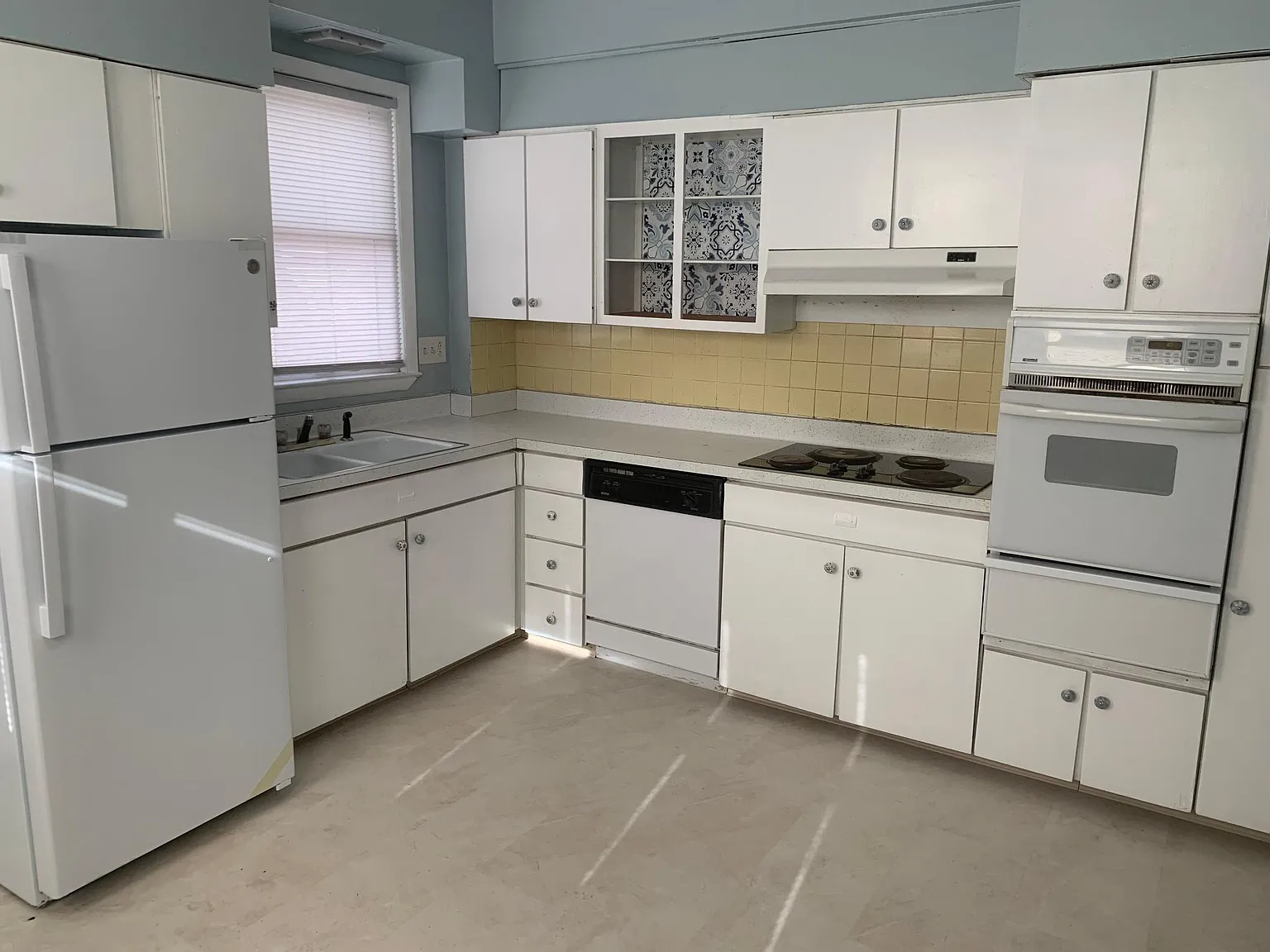 3 bed, 1305 sqft, $1,449 — Photo 4