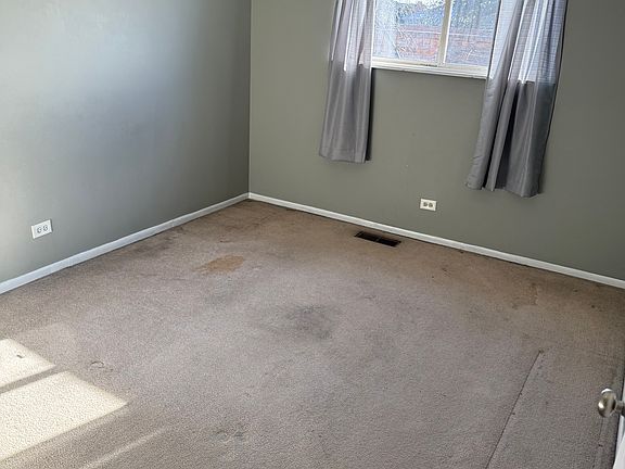 5th image of 1918 Heatherway Ln Unit 36