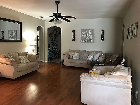 2nd image of 305 Lakefront Dr