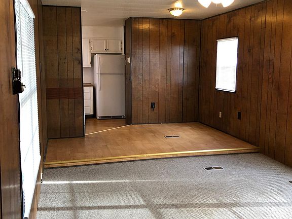 3rd image of 409 Del Monte Dr