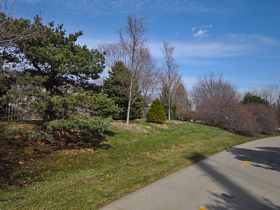 5th image of 3101 Williamsburg Dr