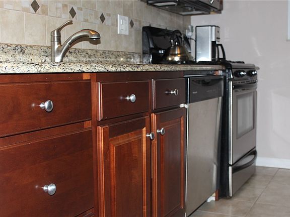 2nd image of 220 E White Oak Dr