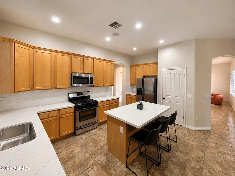 434 E Sheffield Ave — Photo 6