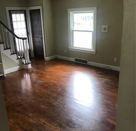 5th image of 534 N Buhl Farm Dr