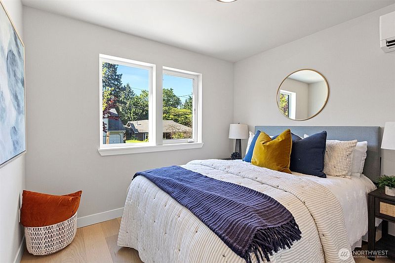 4th image of 4116 NE 60th Street #B