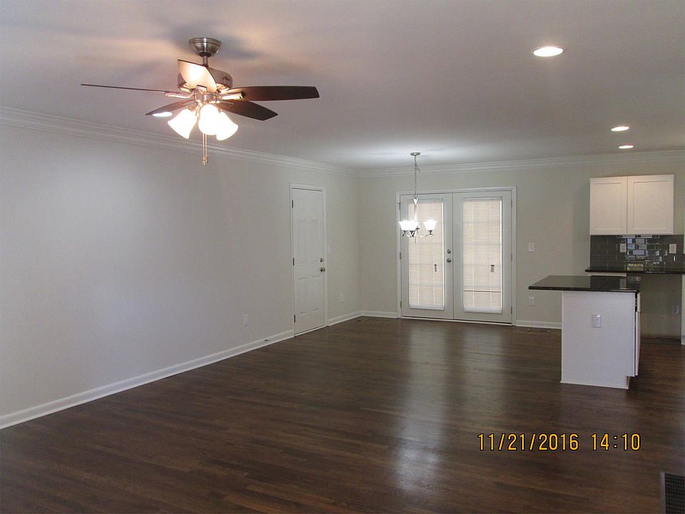 2nd image of 3760 Stanford Cir