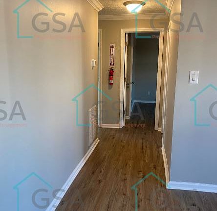 3rd image of 5 Badger Ct