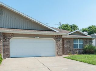 1581 E Redrex St, Springfield, MO 65804