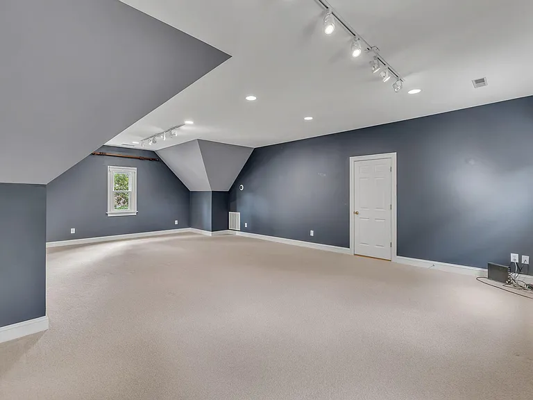 729 Harrow Ln — Photo 39
