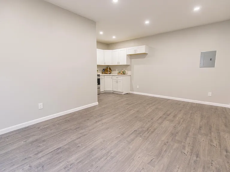 1214 Sterling Ave #B — Photo 9