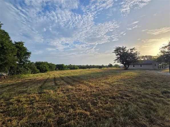824 Nob Hill Rd, Quinlan, TX 75474