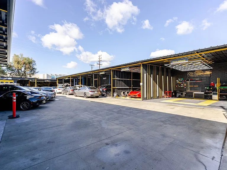 2346 N San Fernando Rd — Photo 4