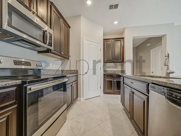 11729 Winterset Cove Dr — Photo 14