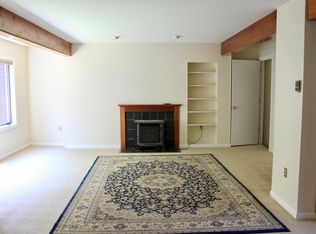 500 Acorn Ln, Shelburne, VT 05482