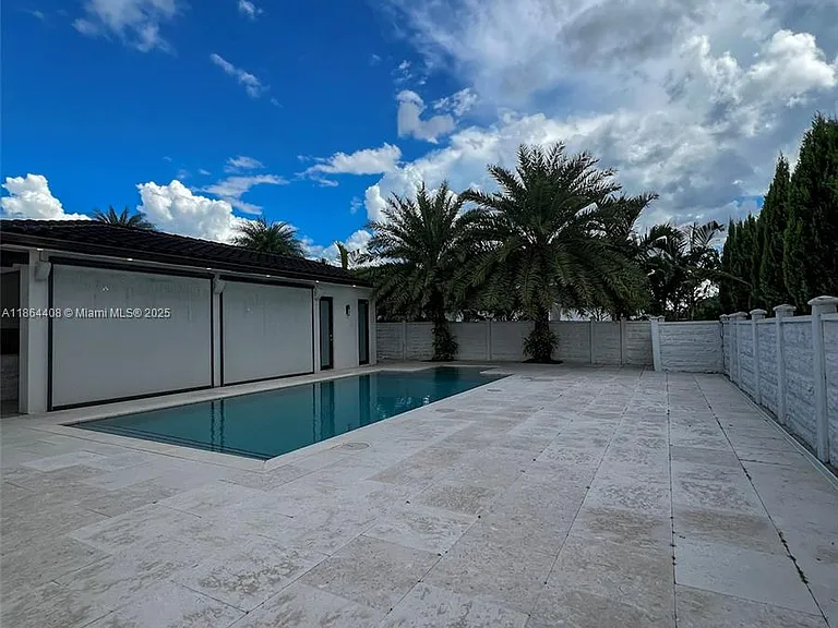 14680 SW 17th St — Photo 8