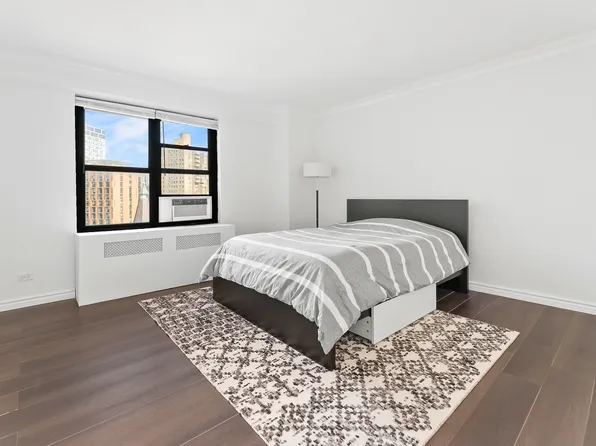 266 East Broadway image 6 of 11