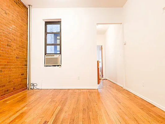 Rented by RealTegrity NY LLC | media 6