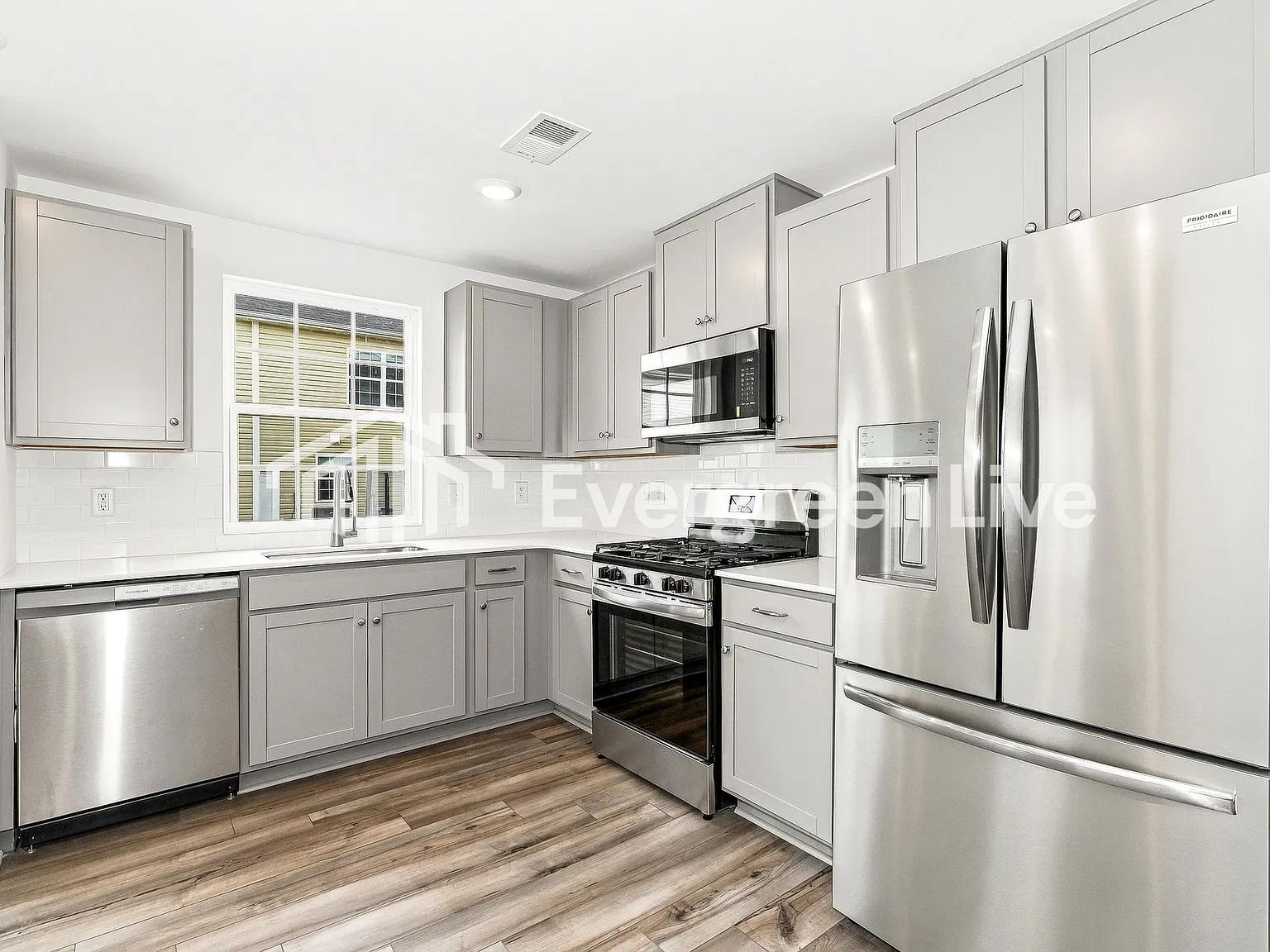 3 bed, 2.5 bath, 1346 sqft, $1,750 — Photo 4