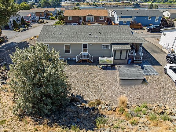4th image of 768 Shuswap Rd #24