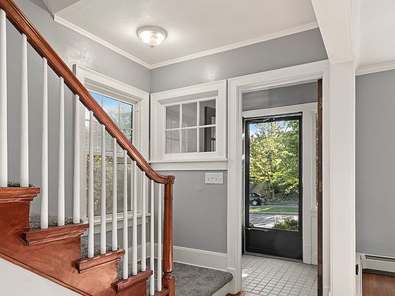 5th image of 18 Parkwood Blvd