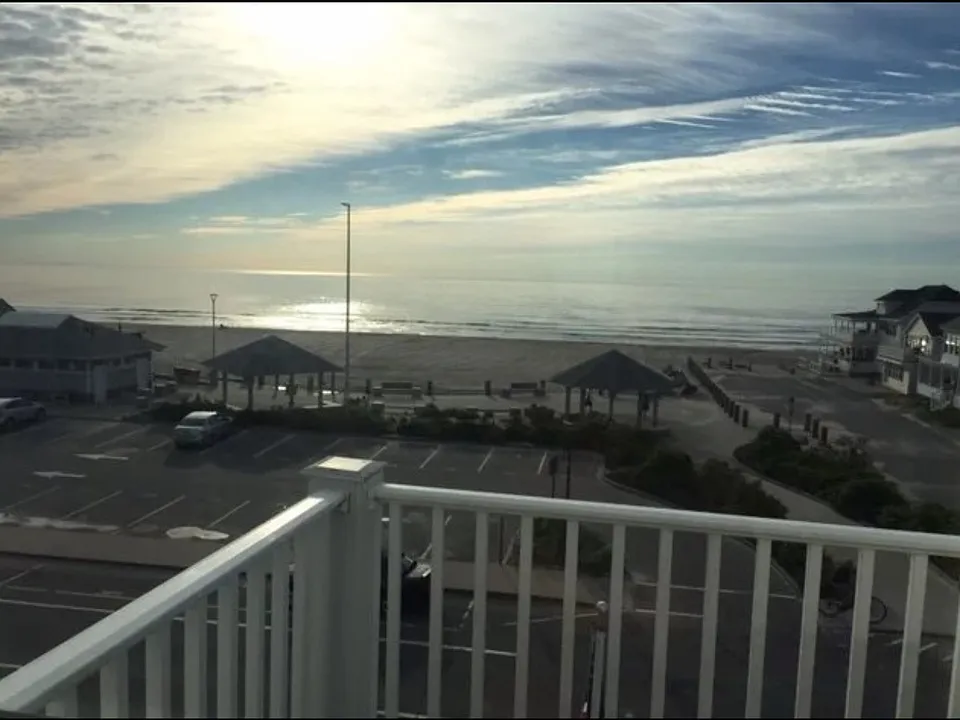 61 Ocean Blvd #3N