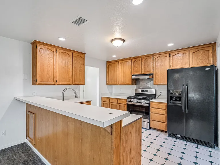10177 Hawley Rd — Photo 35