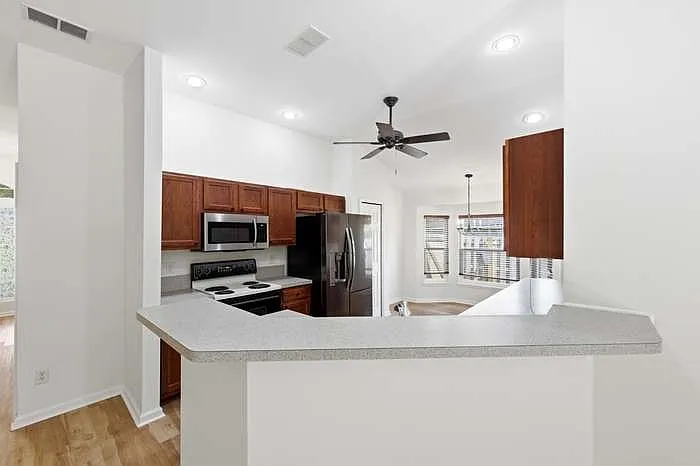 385 Whisper Ridge Dr — Photo 5