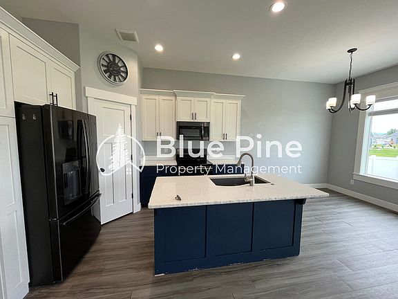 5th image of 3237 Harlow Dr