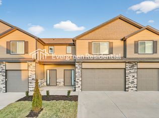 8233 N Berkley Ave, Kansas City, MO 64152