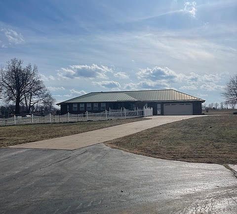 3135 SF Home 3 Bed 2.5 Baths