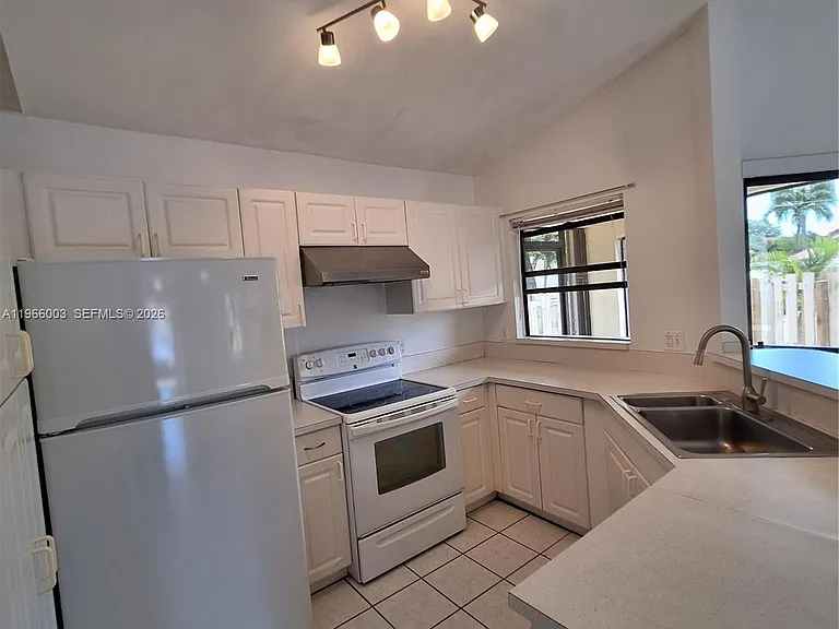 3214 San Remo Cir — Photo 7