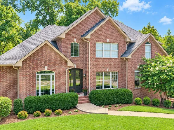 127 Country Hills Dr, Hendersonville, TN 37075