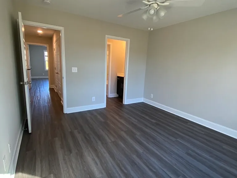 1020 Glenkirk Dr — Photo 7