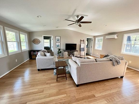 4th image of 5606 Helmsdale Ln