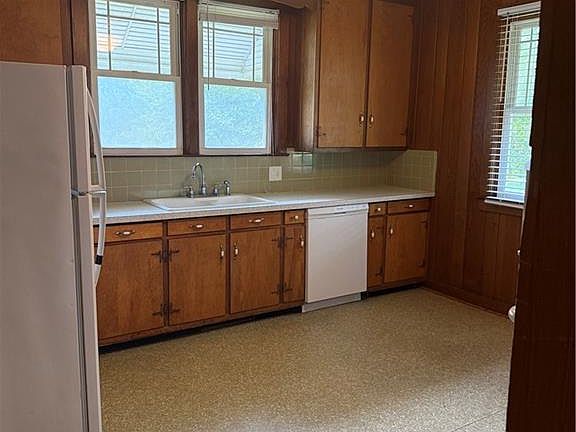 5th image of 2187 Hickory Tree Rd