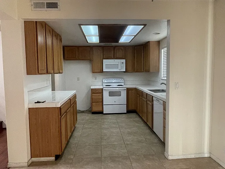 125 Serpentine Dr — Photo 6