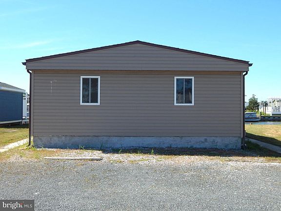 3rd image of 35587 Pine Dr