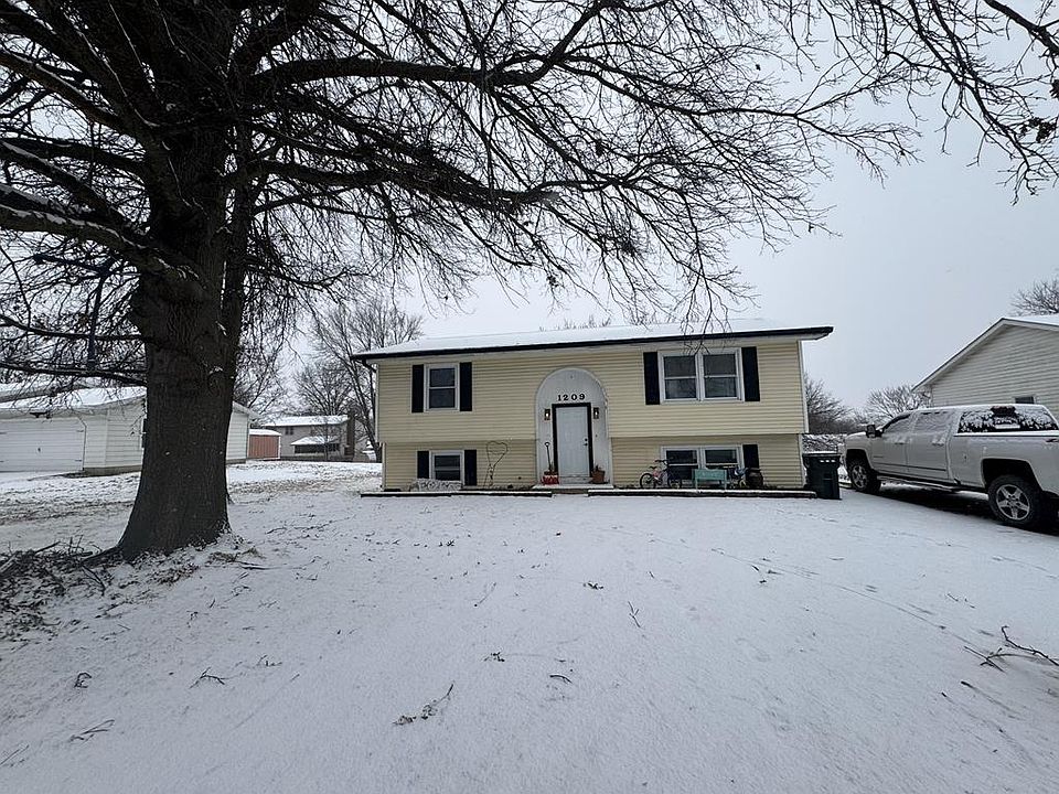 1st image of 1209 Kings Rd