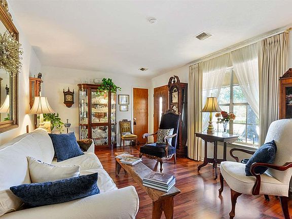 3rd image of 8364 Monticello Dr