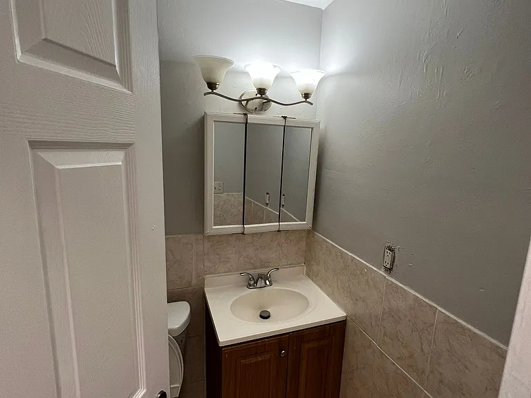 168 Woodlawn Ave #3 — Photo 15