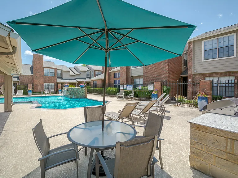 Amberly Village Townhomes — Photo 6